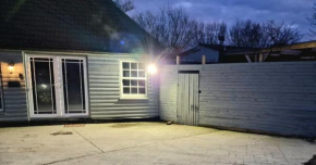 Angela's Hideaway - 2 Beds - Hot Tub - Sauna